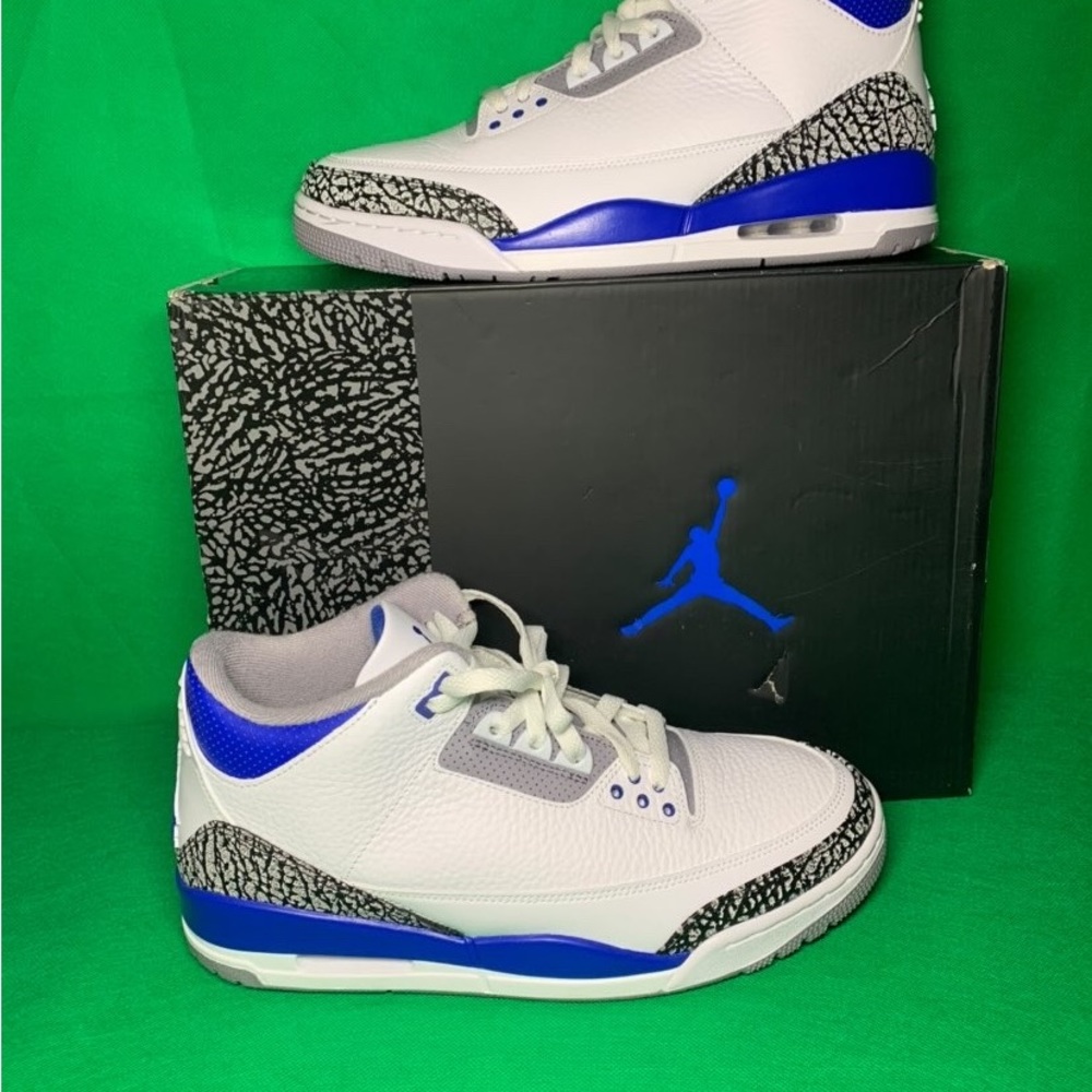 Jordan 3 have two pairs, one size 8 in female and I have a size 11 in men